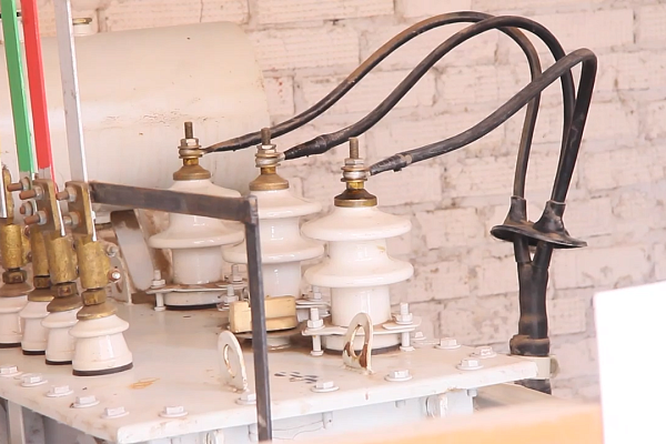 Загрязнение - одна из главных причин выхода из строя электроустановок.