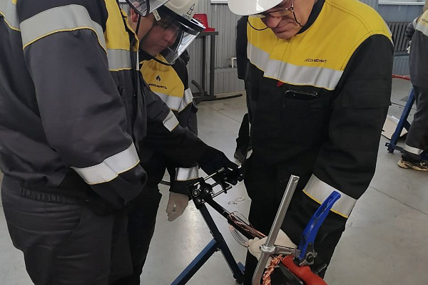 Успешно завершилось обучение персонала АО Оренбургнефть по программе Электромонтер по ремонту и монтажу кабельных линий