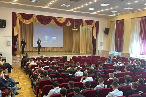 Казанским отделением Центра РПН организована встреча студентов Казанского энергетического колледжа с бывшими выпускниками