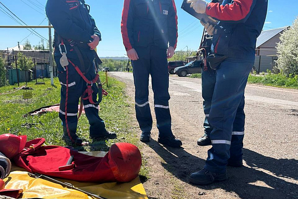 Персонал ПАО «Россети Ленэнерго» завершил обучение безопасным методам эксплуатации электроустановок под напряжением 10 кВ в изоляции и на расстоянии